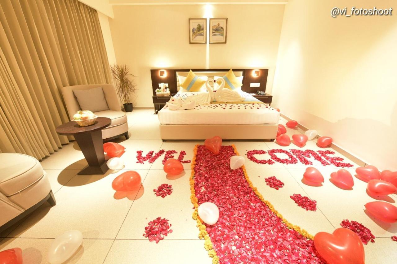 Hotel Cypress Nadiād Extérieur photo