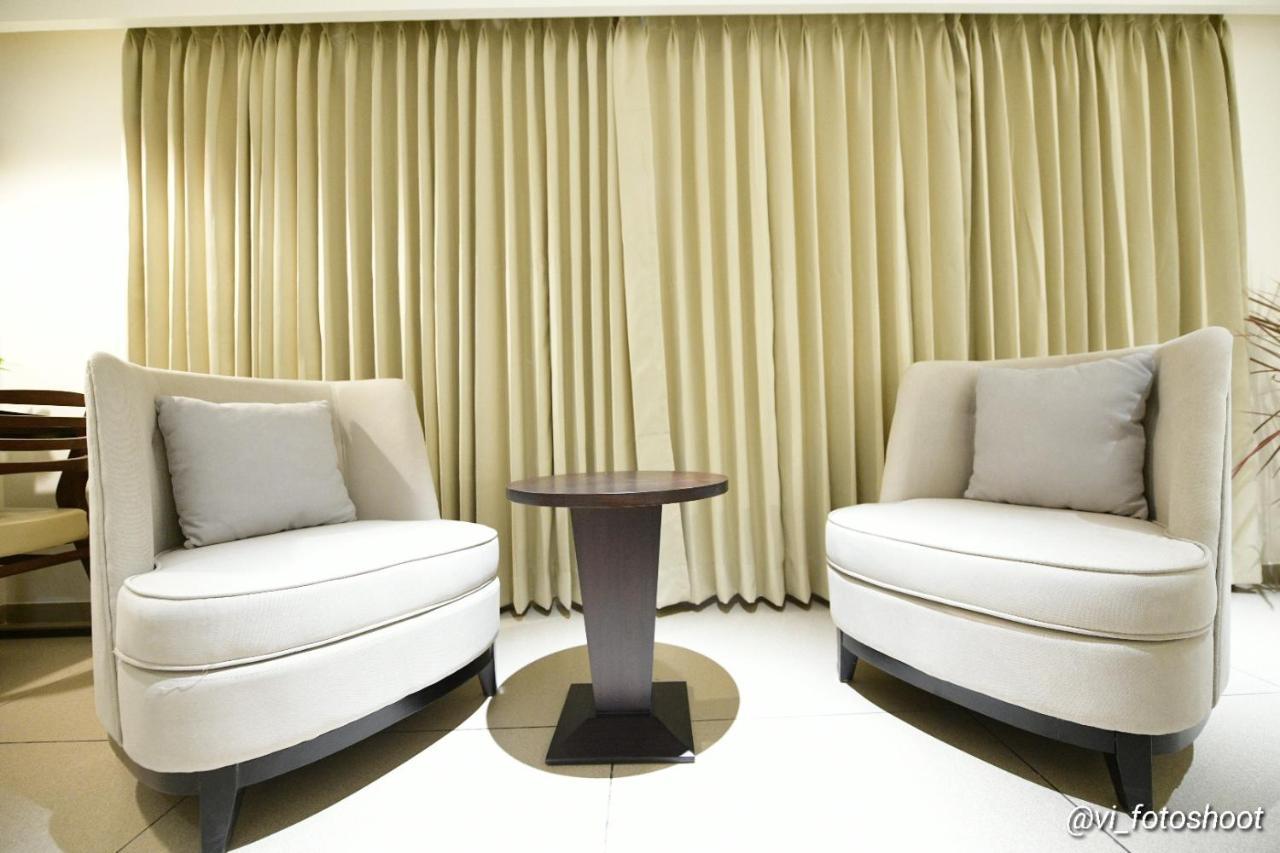 Hotel Cypress Nadiād Extérieur photo