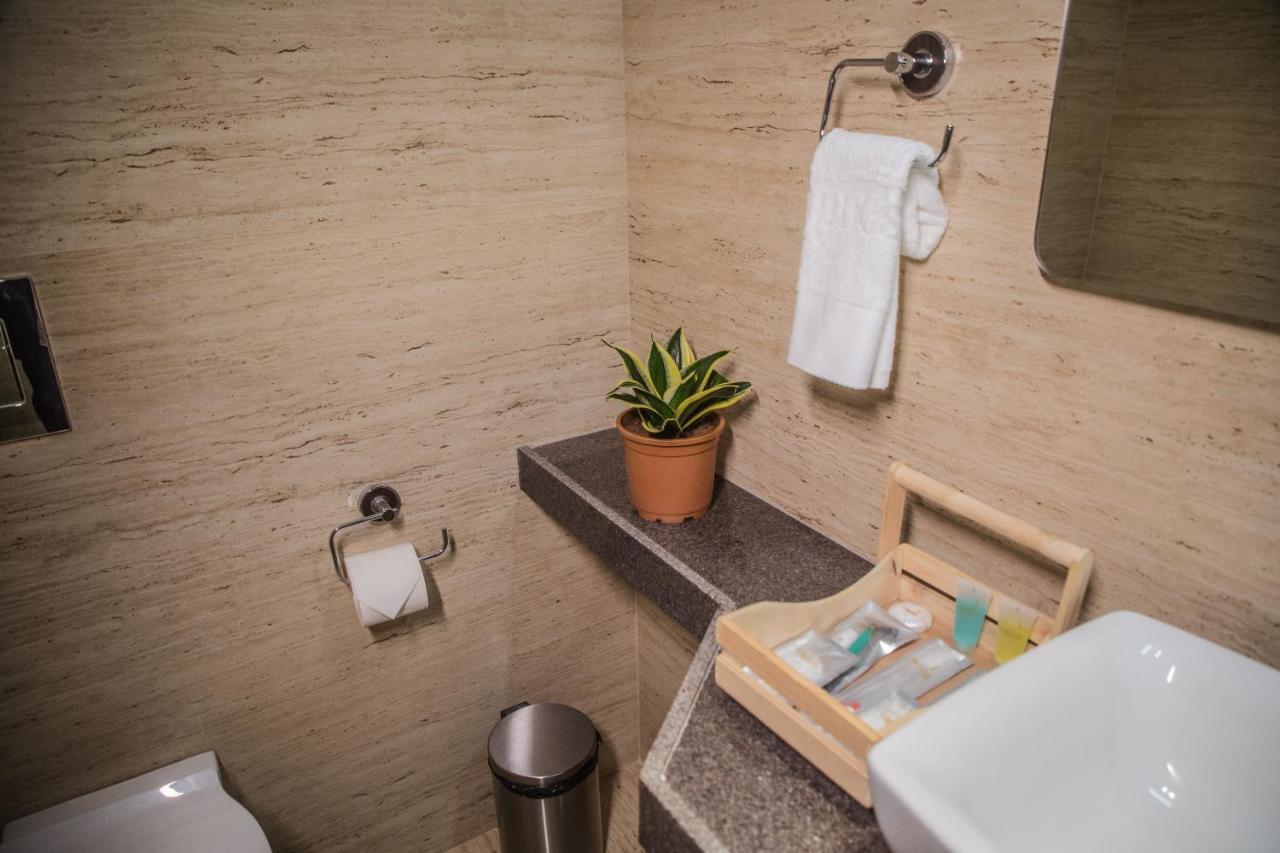 Hotel Cypress Nadiād Extérieur photo